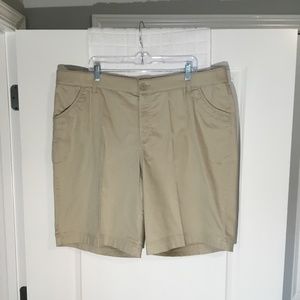 St. John’s Bay Shorts Cream Size 24W NWOT